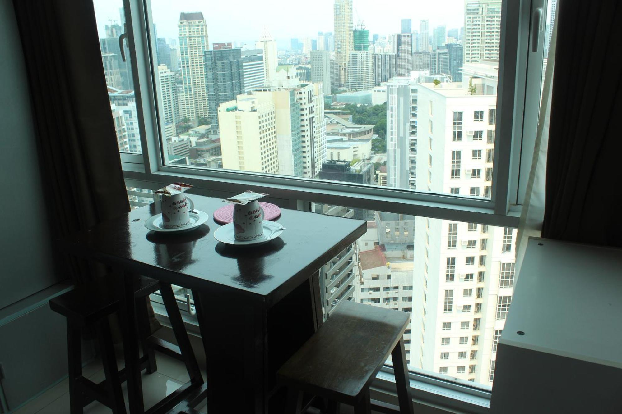 Affordable Makati Serviced Apartments Manila Esterno foto